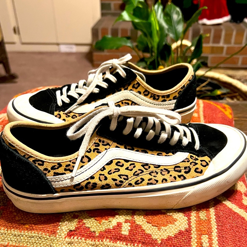 Vans Tan & Black Cheetah Skater Sneakers 9 women 7.5 men - Picture 1 of 14